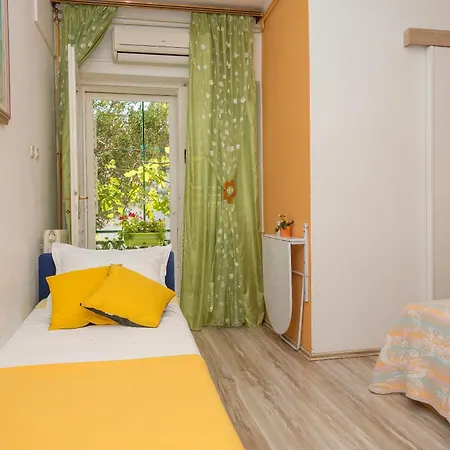 Luce アパート Baška Voda